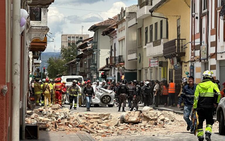 Sismo magnitud 6,7 sacudió Ecuador este sábado: Autoridades reportan 4 personas muertas