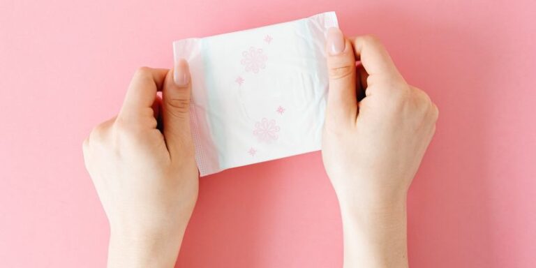 Primer estudio sobre gestión menstrual: Un 37% de mujeres en situación de calle tiene acceso a productos sanitarios