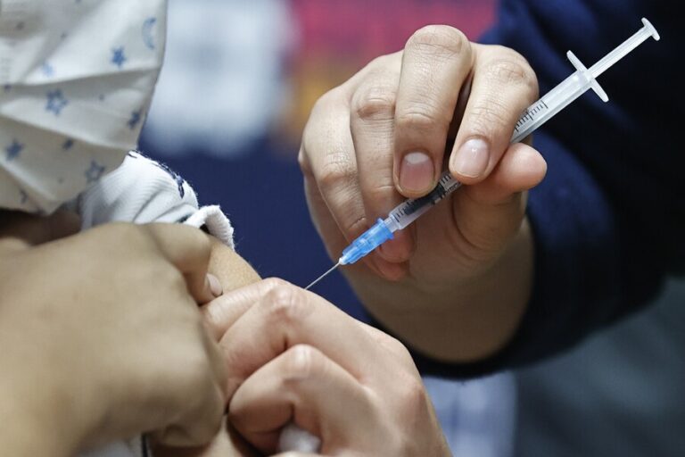 La influenza amenaza el retorno a clases: Ministerio de Salud no descarta segundo brote
