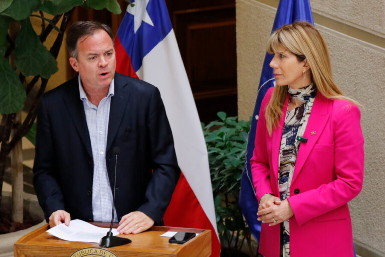 Senadores Walker y Rincón integrarán comité de Evópoli: 
