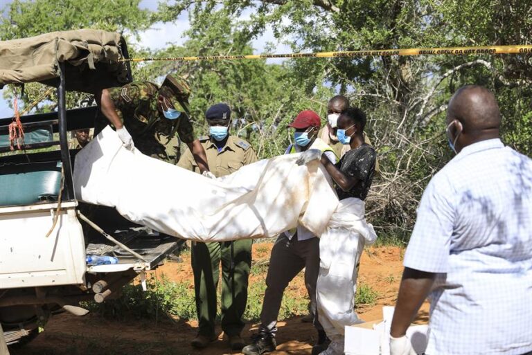 Kenia: Encuentran cadáveres de 39 presuntos miembros de una secta