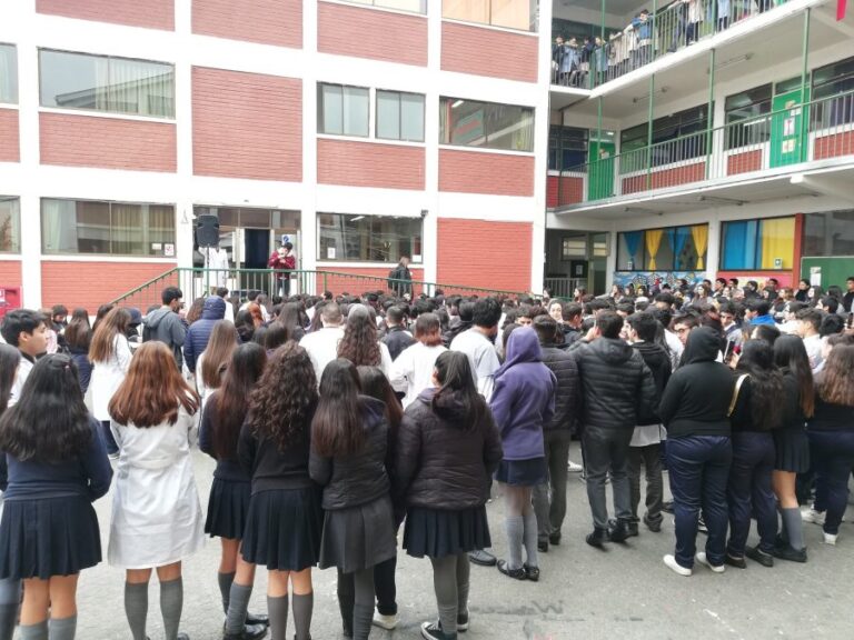 Registran nuevo brote de sarna en un colegio de Valparaíso: Hay tres estudiantes afectados