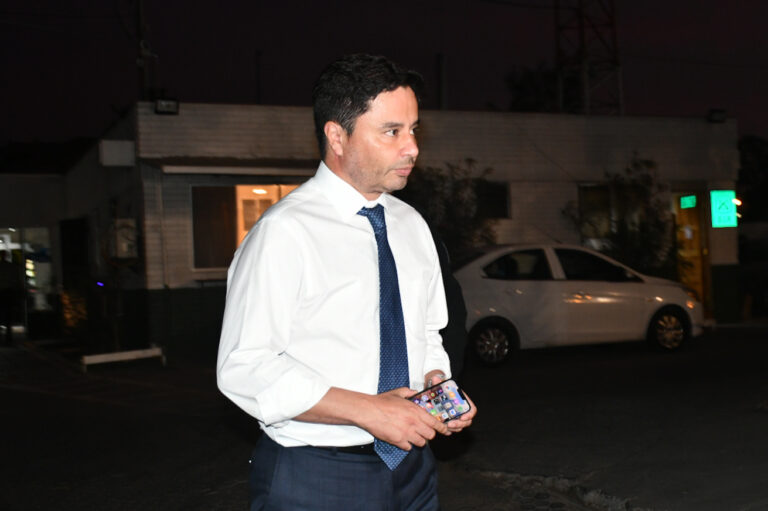 Contraloría da 10 días al alcalde Carter para responder a acusación sobre abandono de deberes