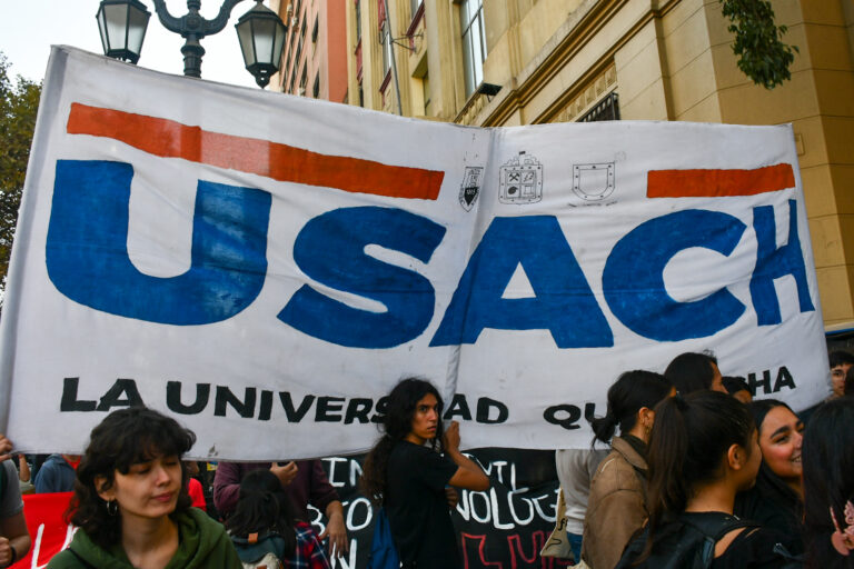 Paralización indefinida en la Usach: Estudiantes exigen a autoridades universitarias mejoras en gestión, infraestructura y seguridad