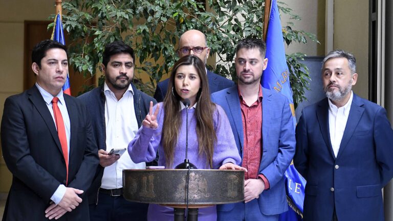 Bancada de diputados del PS presentaron un proyecto de ley para restringir los funerales de alto riesgo