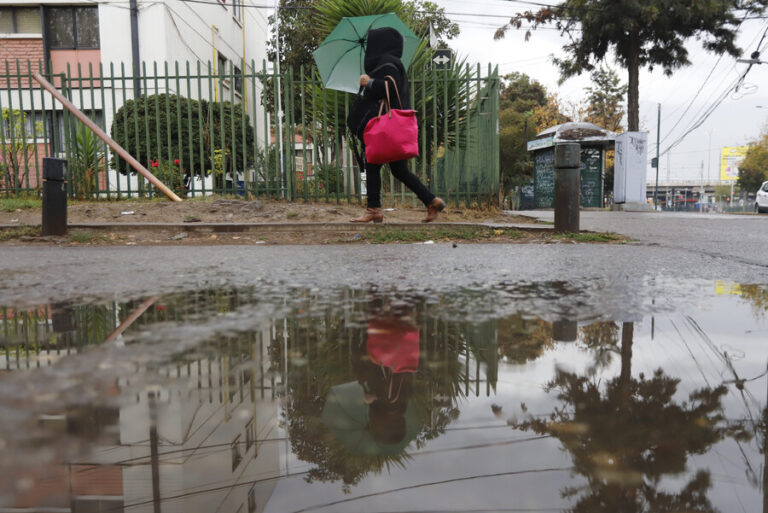 Sistema frontal: Intensas lluvias dejan más de 300 viviendas dañadas y 47 mil clientes sin luz