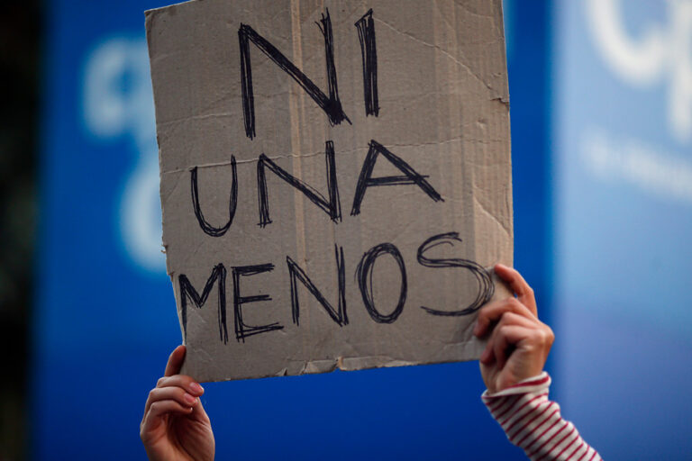 Estudio: Cifra de mujeres que reportan haber sufrido violencia intrafamiliar crece 11,4 pp. en solo 10 años