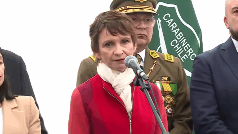 Tohá responde a alcalde de Tacna por emplazamiento a Boric: “Palabras como esas no contribuyen a hacerse cargo del fenómeno”
