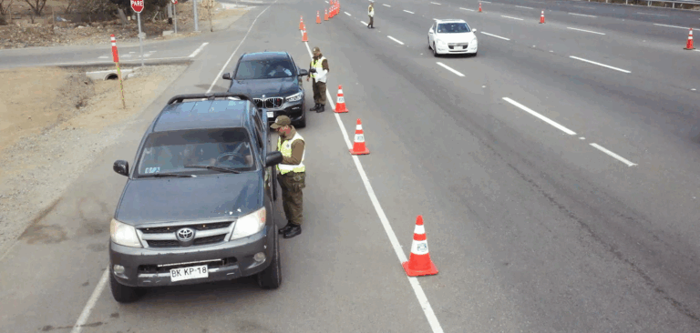 Fin de semana largo: Carabineros realiza campaña de seguridad vehicular ante masiva salida de vehículos