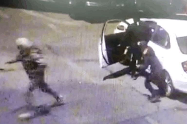 Detienen a tres adolescentes tras violento robo de auto a adulto mayor en Puente Alto