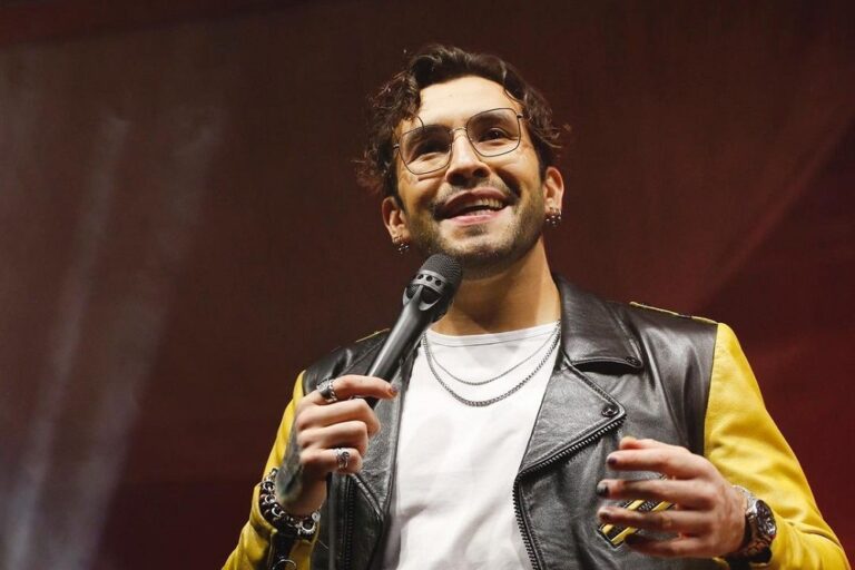 “No puedo con esta emoción”: Edo Caroe agota su segundo Movistar Arena en nuevo tiempo récord