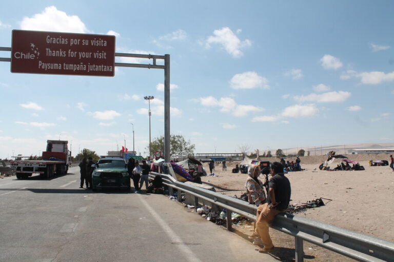 “Queremos regresar a Venezuela”: Los testimonios de los migrantes varados en la frontera Chile-Perú
