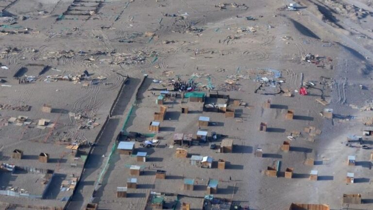 Gobierno realiza desalojo de mega toma en Antofagasta