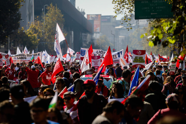 Día del Trabajador: Revisa los desvíos de tránsito en Santiago para este 1 de mayo