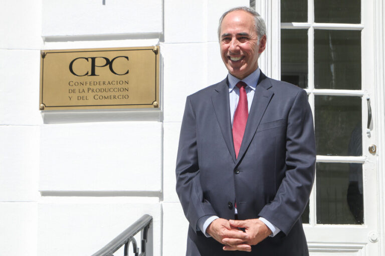 Ricardo Mewes y promulgación de 40 horas: 