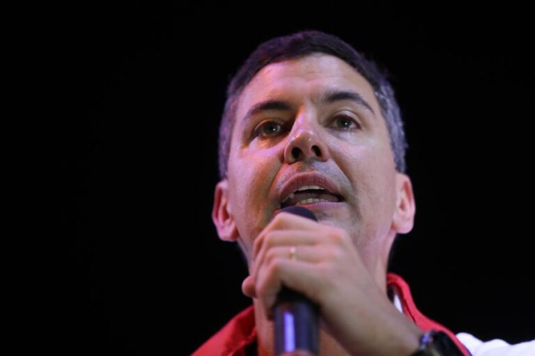 Santiago Peña fue electo como nuevo presidente de Paraguay