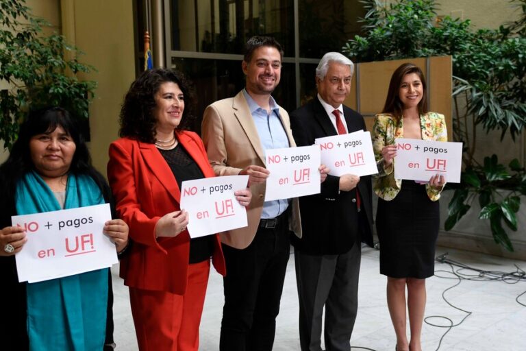Diputados PS presentan proyecto que busca eliminar cobro en UF de arriendos, créditos y planes de salud