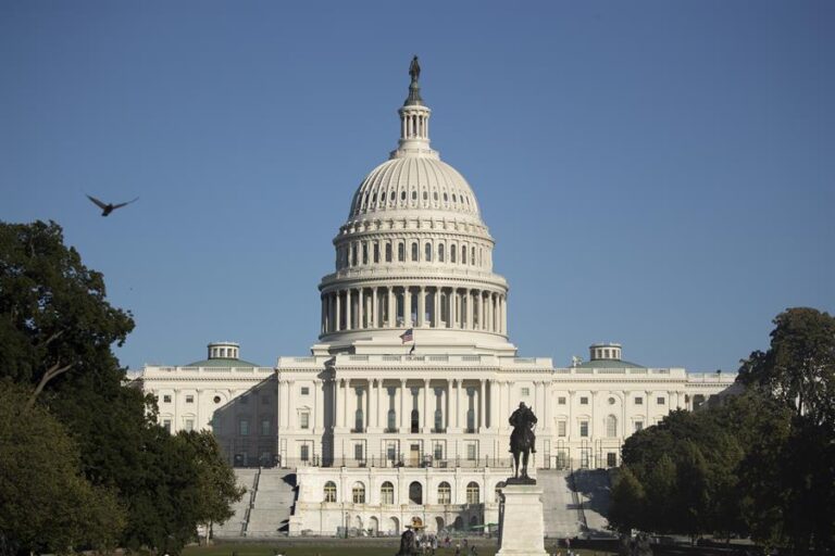 Senado de Estados Unidos rechaza introducir la igualdad de género en la Constitución