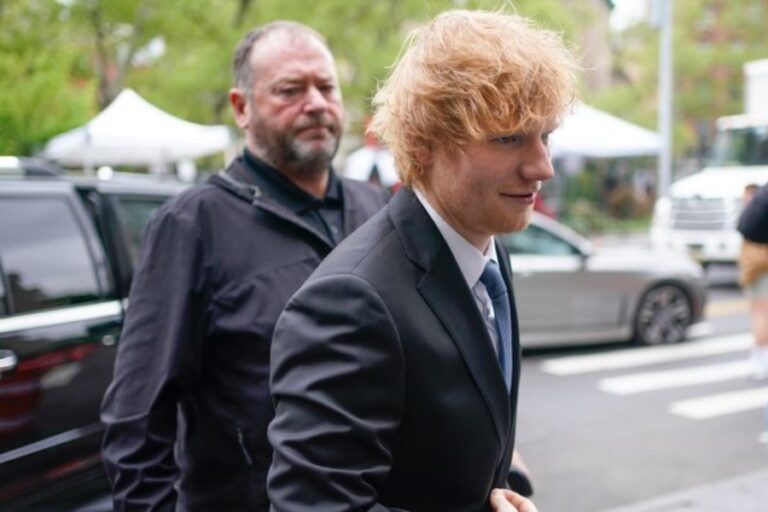Ed Sheeran cantó y tocó guitarra durante juicio en su contra por infracción de derechos de autor