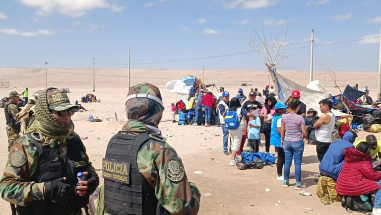 Chile busca acordar corredor humanitario con Perú tras crisis migratoria en la frontera: ¿Qué es y cómo funciona?