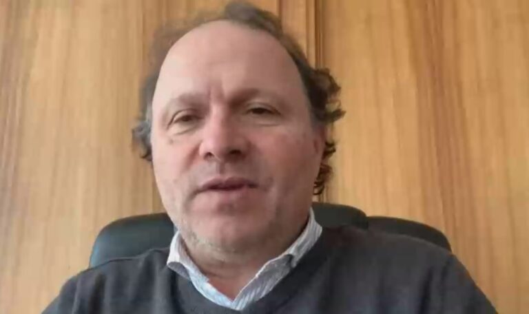 De Urresti por candidatura de Vodanovic al Senado: 