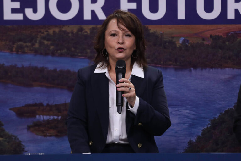 Ministra Hernando por Estrategia Nacional del Litio: 