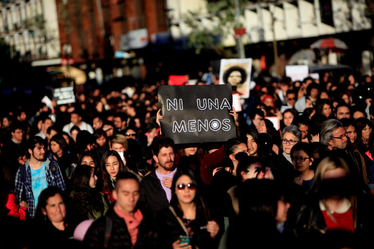 Congreso despachó a ley pensión de $160 mil para hijos de víctimas de femicidio
