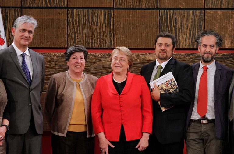 Expresidenta Bachelet llamó a apoyar a Carmen Frei para las elecciones del Consejo Constitucional