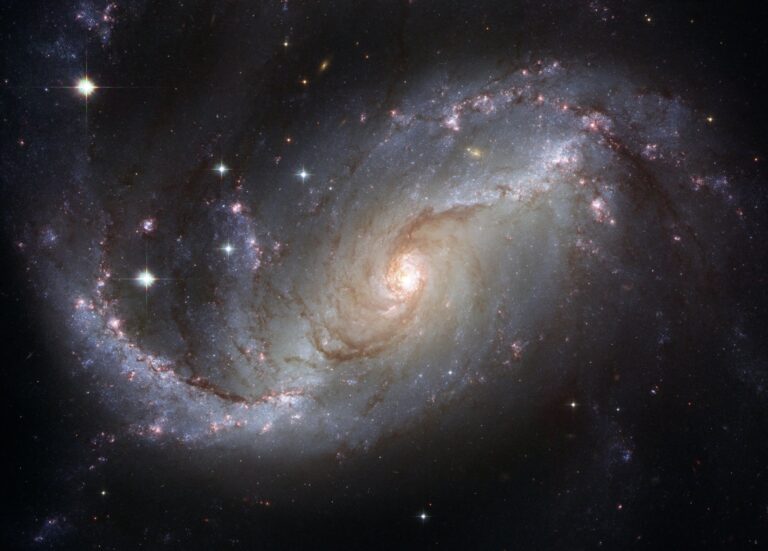 Astrónomos chilenos revelan secretos de la energía oscura