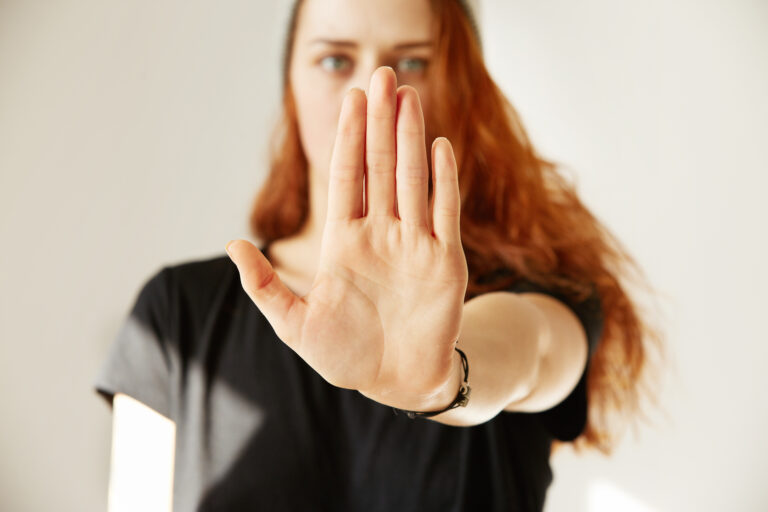 Qué es la violencia judicial, una forma de abuso legal que perjudica principalmente a mujeres