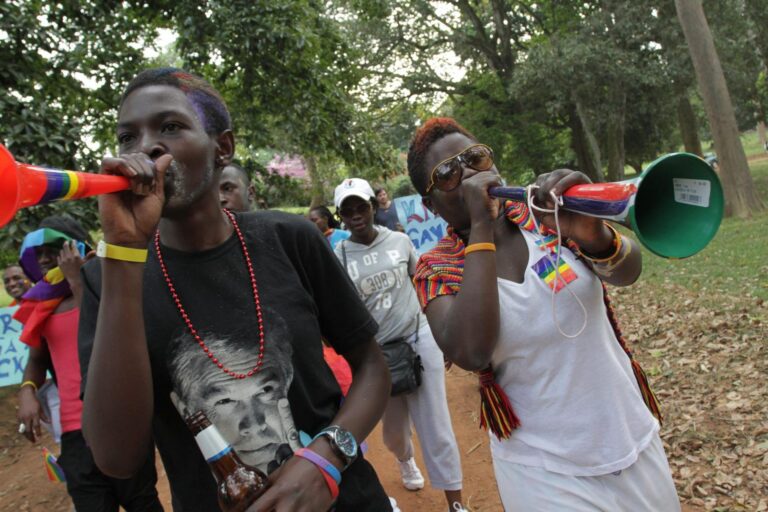 Incluye pena de muerte: Presidente de Uganda promulga una de las leyes más duras contra la comunidad LGBTQ+