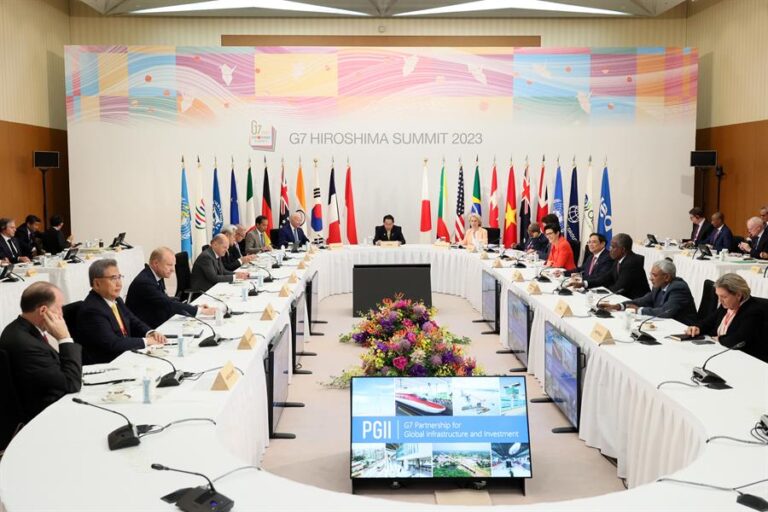 Lideres del G7 buscan regular la IA tras temor a manipulación de datos y desinformación