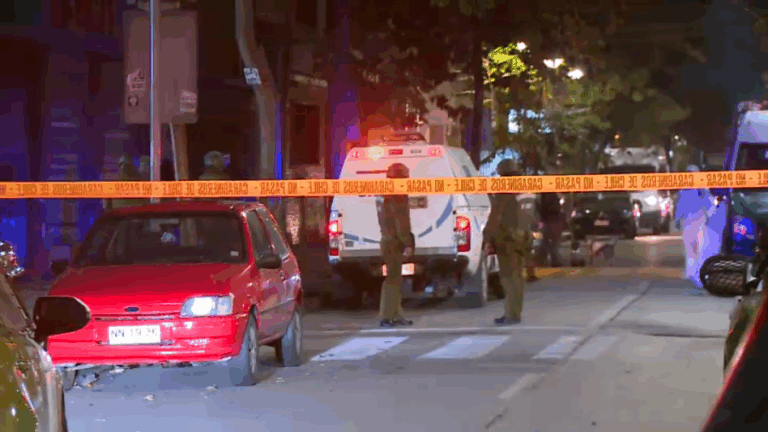 Se entrega conductor que baleó a adolescentes en presunto portonazo en Santiago