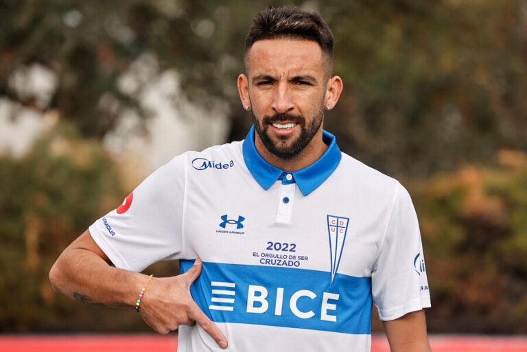 Universidad Católica anuncia la salida de Mauricio Isla: 
