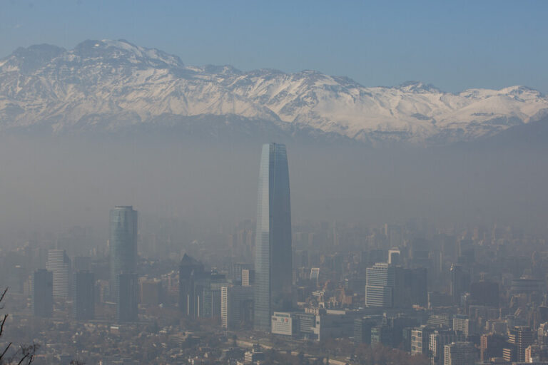 Nueva alerta ambiental para este lunes en la Región Metropolitana: Revisa las medidas de restricción