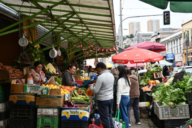 Ipsos: La mitad de la población asegura tener dificultades financieras y 73% piensa que los precios van a aumentar