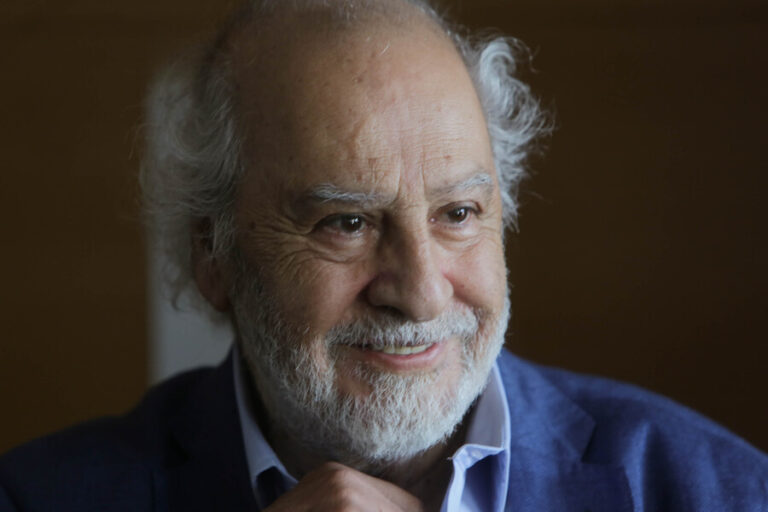 Director Miguel Littin presidirá la sesión de instalación del Consejo Constitucional por ser el consejero de más edad