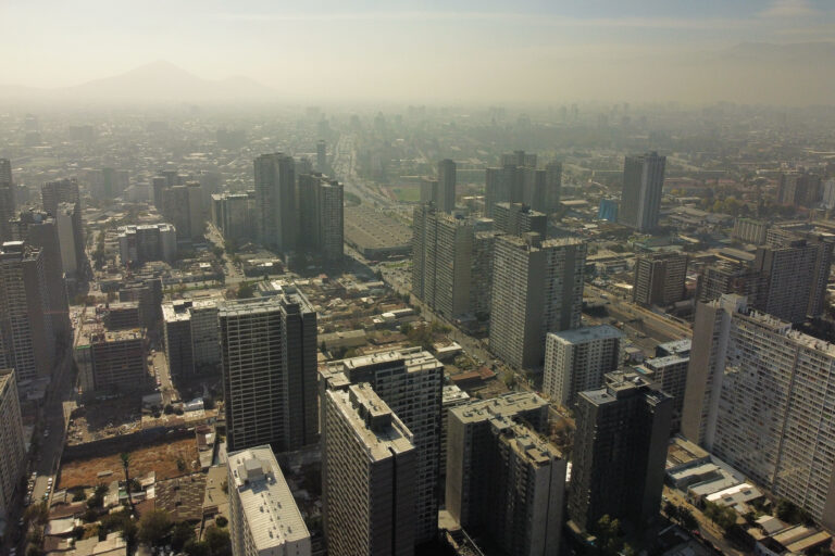Decretan tercera alerta ambiental en la Región Metropolitana por mala calidad del aire
