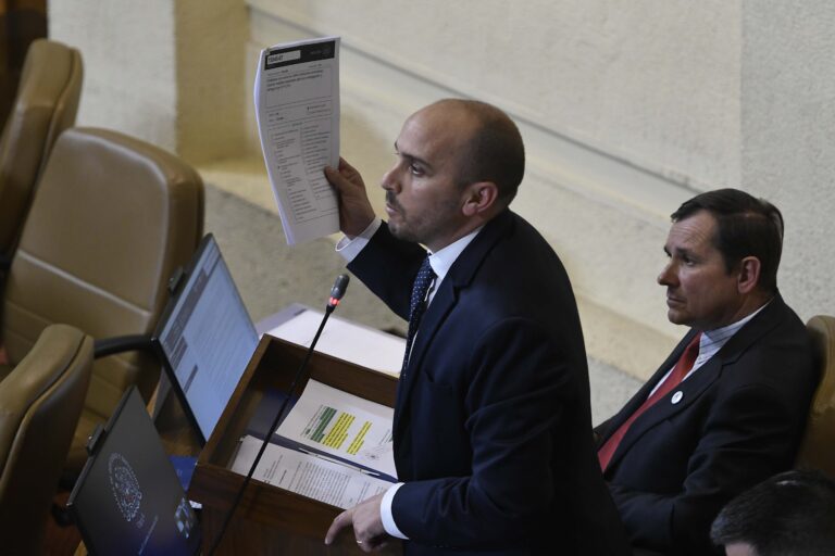 Diputado Longton aseguró quedar con 