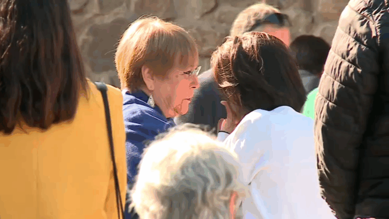 Expresidenta Michelle Bachelet asistió al velorio de Augusto Góngora
