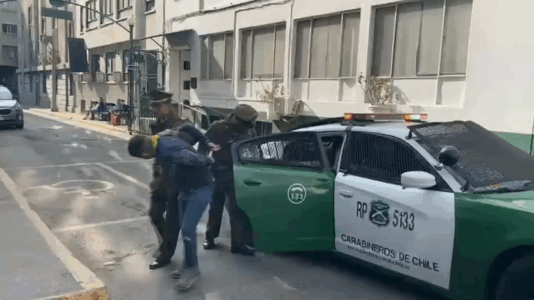 Banda delictual es detenida a tres cuadras de la casa del presidente Boric en el Barrio Yungay