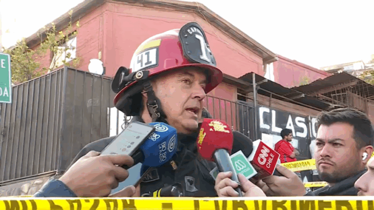 Bomberos investiga origen de explosión en Lo Barnechea: 