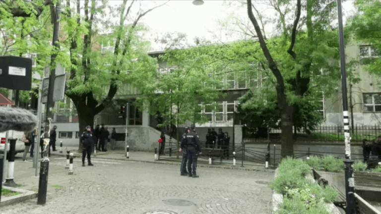 Tiroteo en colegio de Serbia deja 8 niños y un guardia de seguridad muertos: Un menor de edad fue arrestado