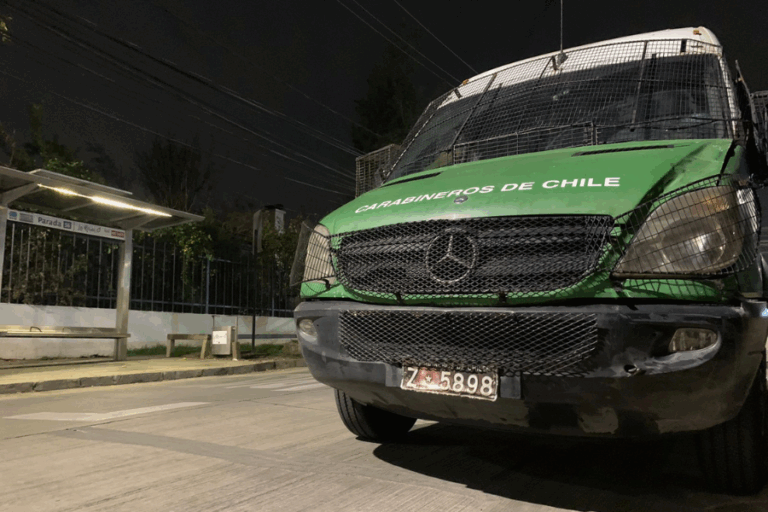 Desbaratan banda de adolescentes que robaba celulares en Providencia: Uno de los detenidos tiene 12 años