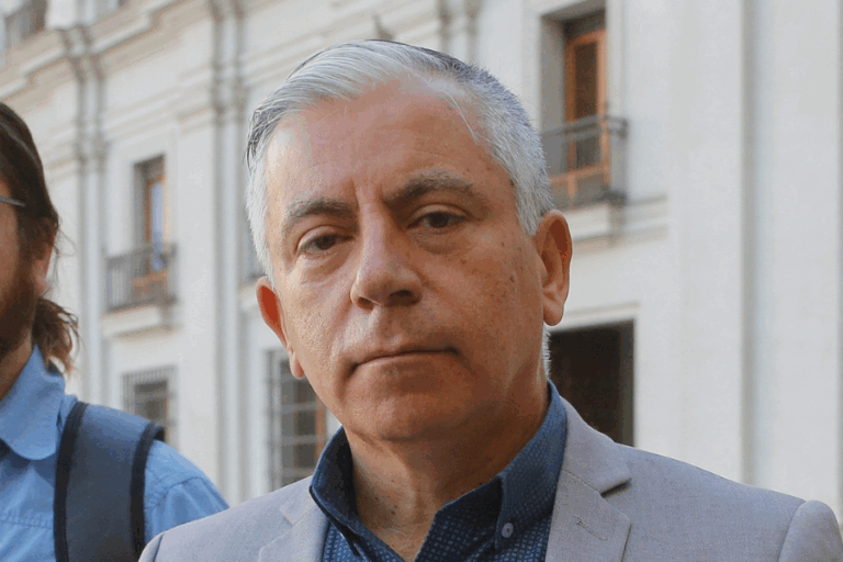 Deuda histórica y retraso del bono de retiro: Colegio de Profesores se reúne con el Mineduc