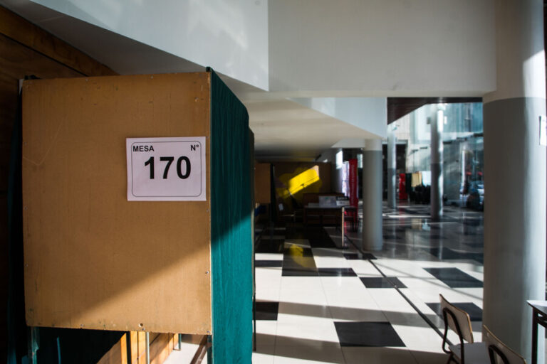 Comenzó la apertura de mesas de votación en el territorio continental del país