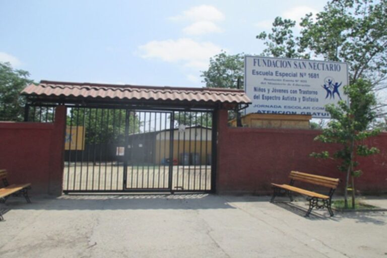 Colegio de Ñuñoa suspende clases por funeral de menores que murieron en presunto portonazo