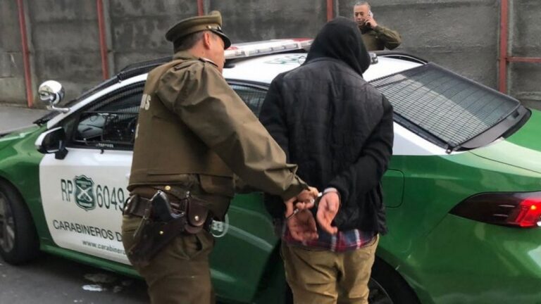 Habría rociado con combustible a su pareja: Detienen a hombre por femicidio frustrado en Penco