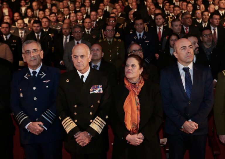 Ministra Fernández y comandante en Jefe de la Armada inauguran actividades del Mes del Mar