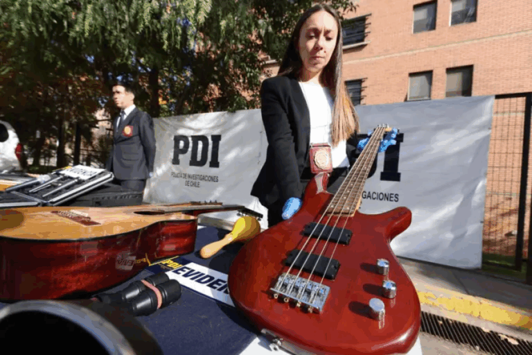 Recuperan instrumentos robados a destacadas bandas chilenas: Fueron avaluados en $30 millones